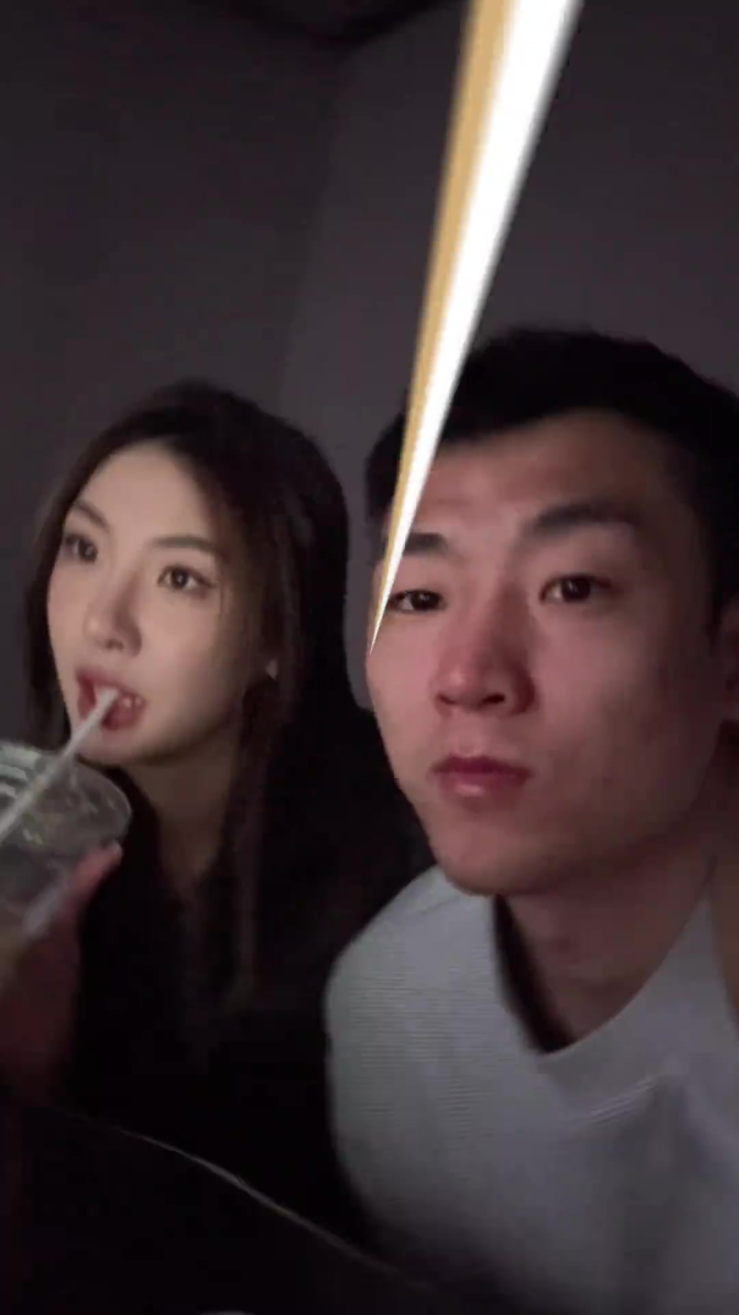 金年会相当般配！高诗岩妻子晒情侣日常：迟来的照片