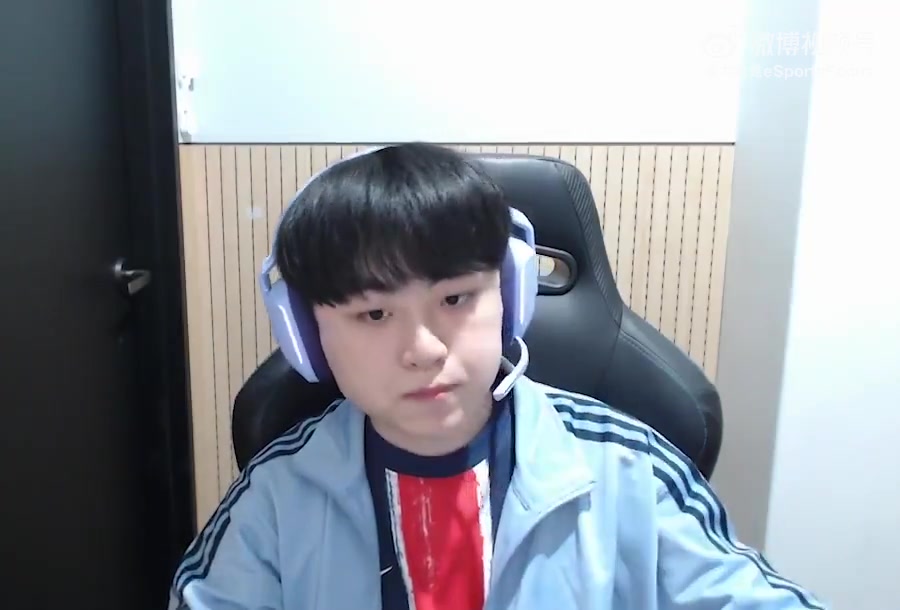 jinnianhui金年会谁直播做的过你呀！Showmaker因上次点外卖被Lucid和BeryL争抢 决定锁门来应对Gank的队友